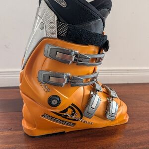 Size 26 26.5 / 8 8.5 US Salomon Orange Ski Boots + Ski Boots Travel Bag